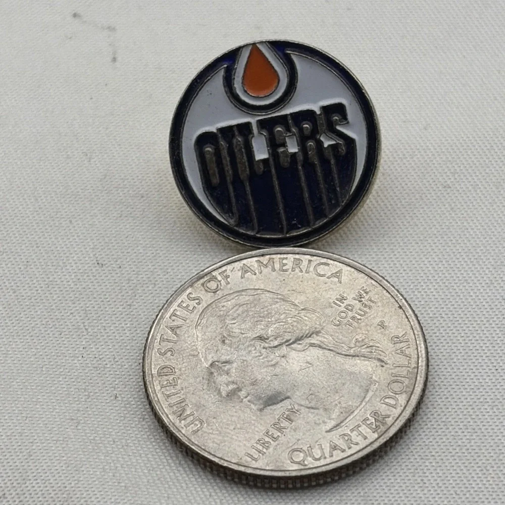 Edmonton Oilers Logo NHL National Hockey League Lapel Hat Pin